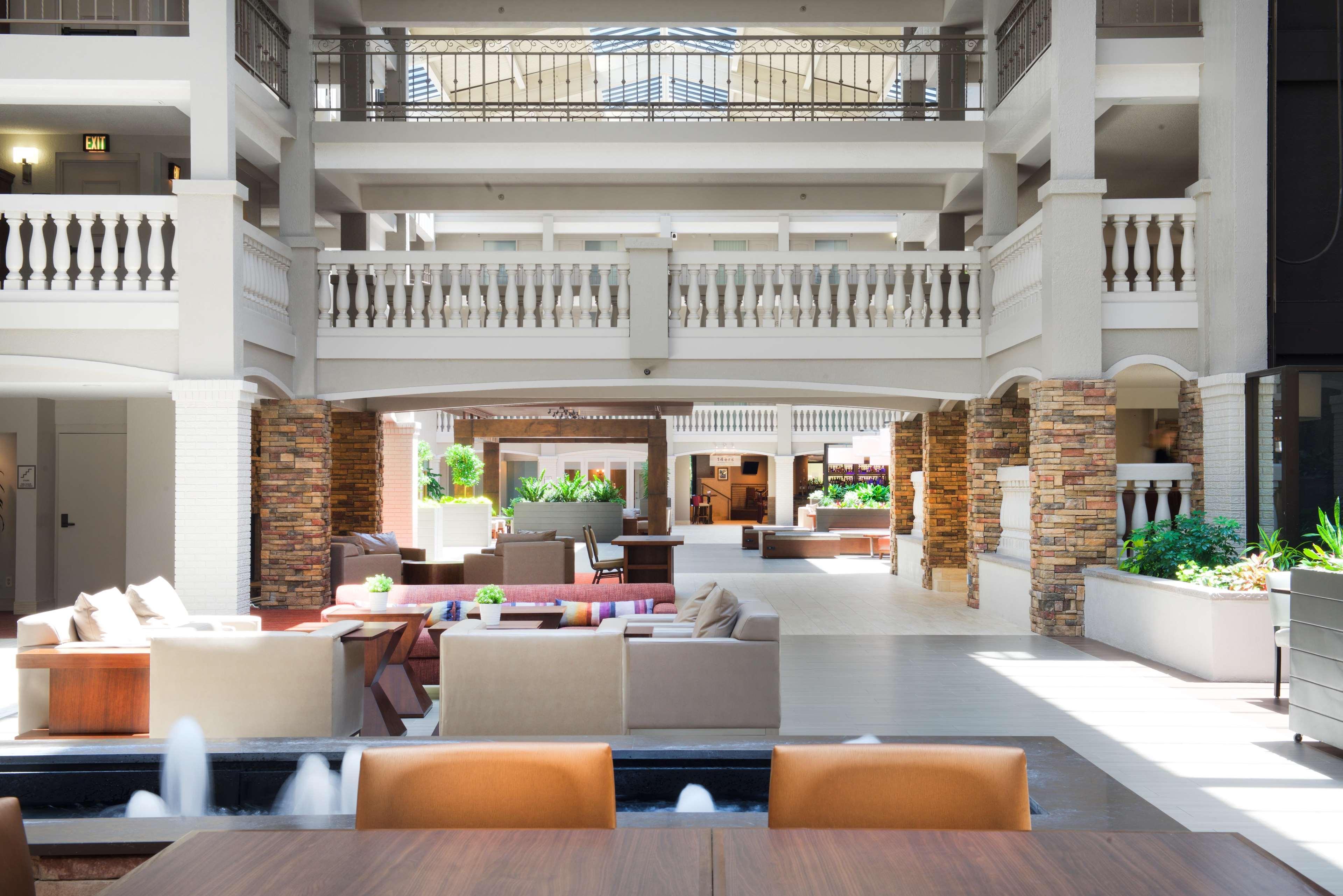 Embassy Suites By Hilton Колорадо Спрингс Екстериор снимка